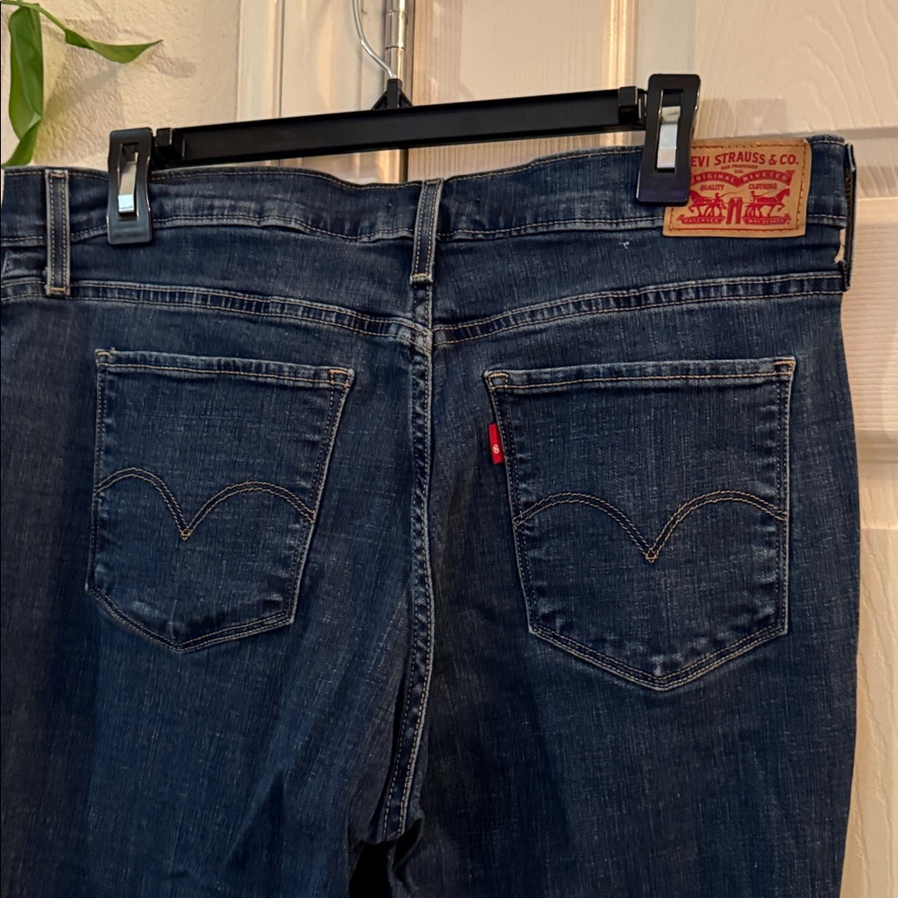 Levi’s Jeans - Picture 9 of 10